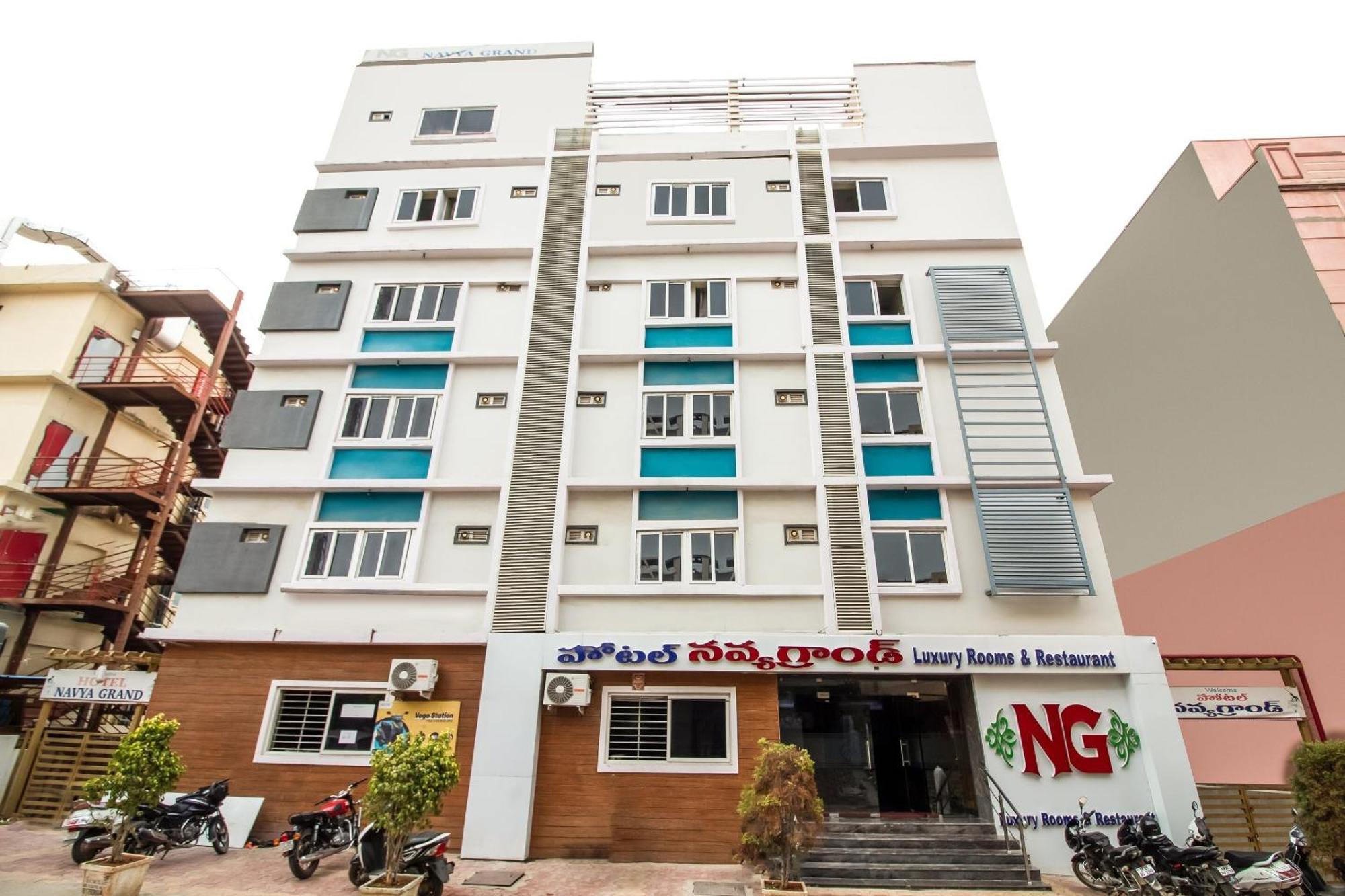 Capital O Sri Navya Grand Near Nexus Hyderabad Hotel Lingampalli Exterior photo